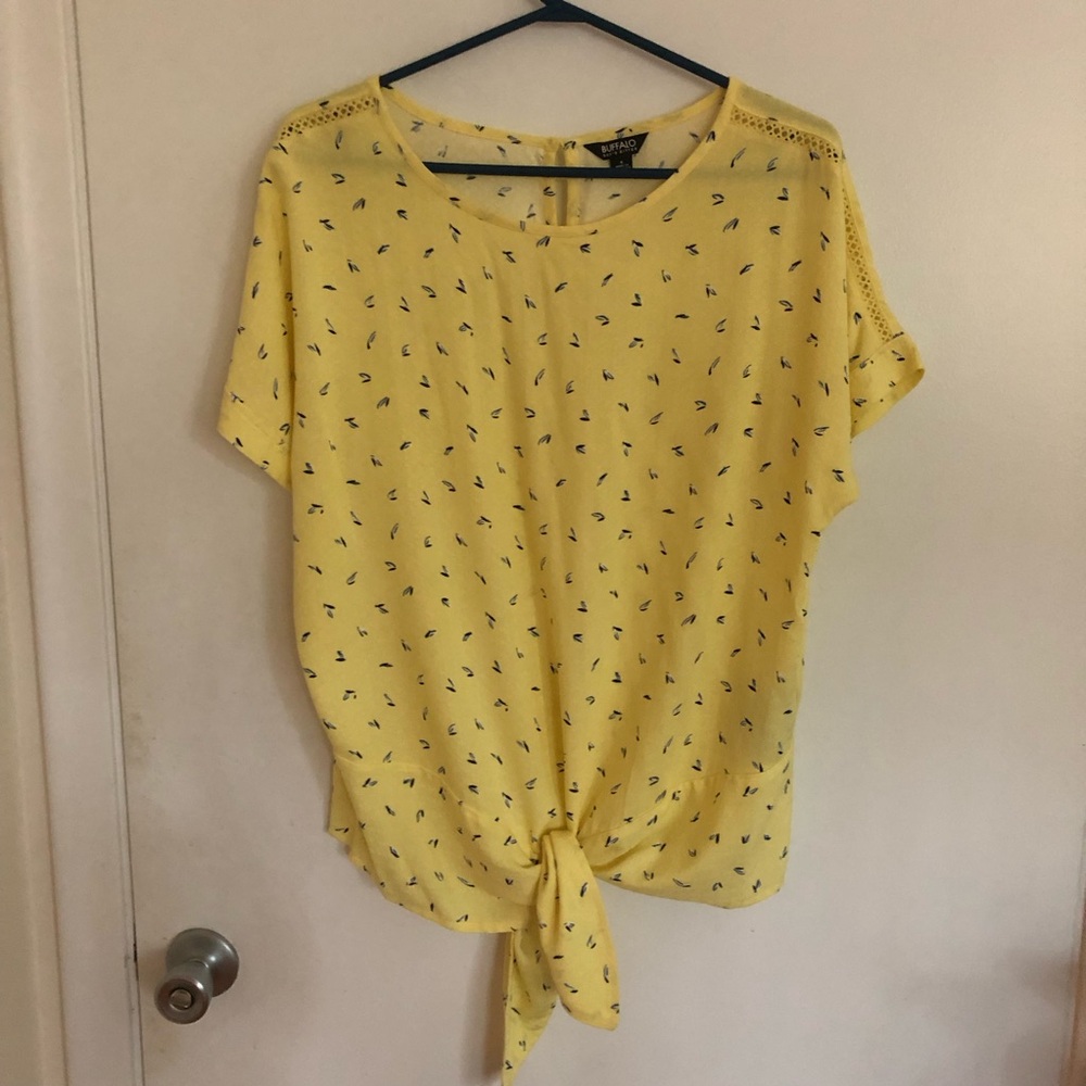 Buffalo David Bitton yellow short sleeve tie top